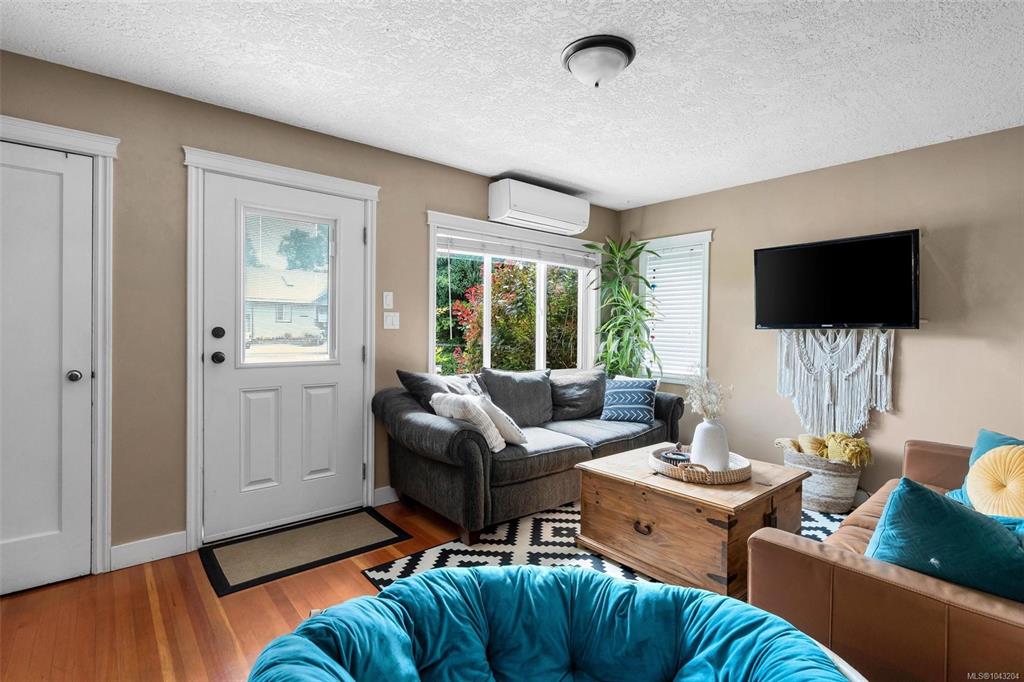 Third View of 355 Beech Ave, Duncan, BC, V9L 3J7