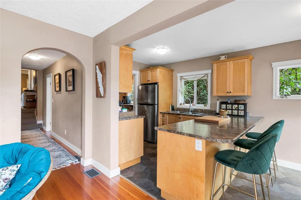 Fifth View of 355 Beech Ave, Duncan, BC, V9L 3J7