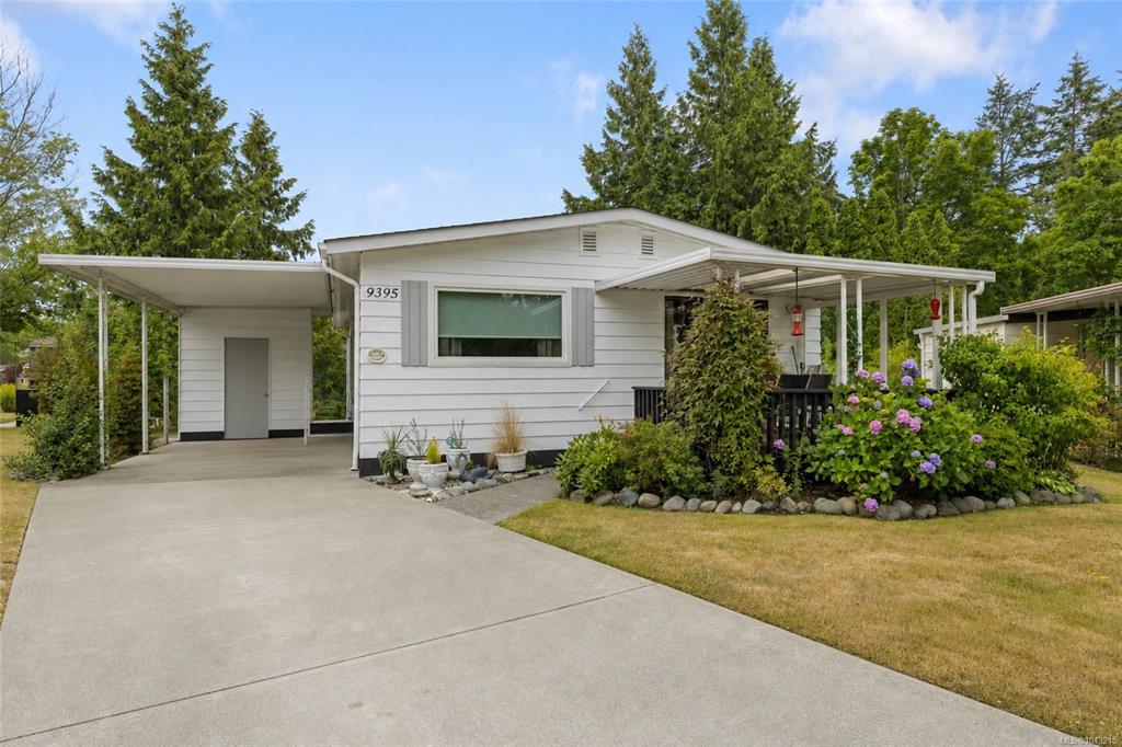 Third View of 9395 Lauries Lane, Sidney, BC, V8L 4L2