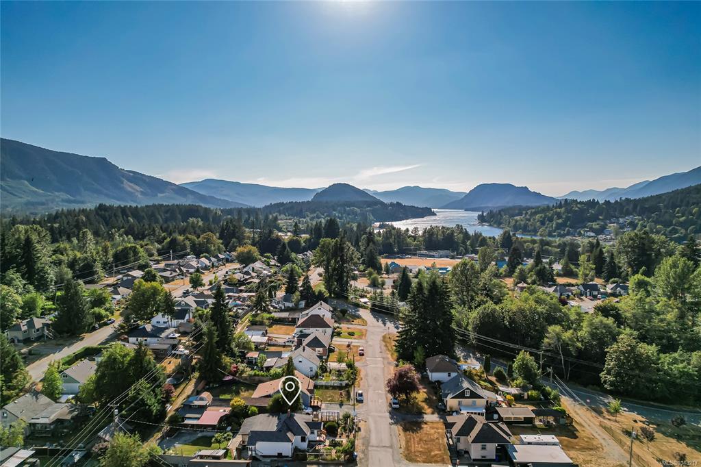 Second View of 40 Hemlock St, Lake Cowichan, BC, V0R 2G0