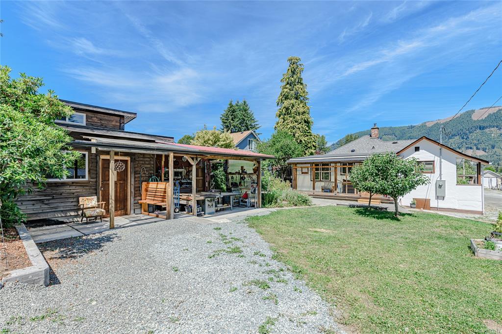Fourth View of 40 Hemlock St, Lake Cowichan, BC, V0R 2G0