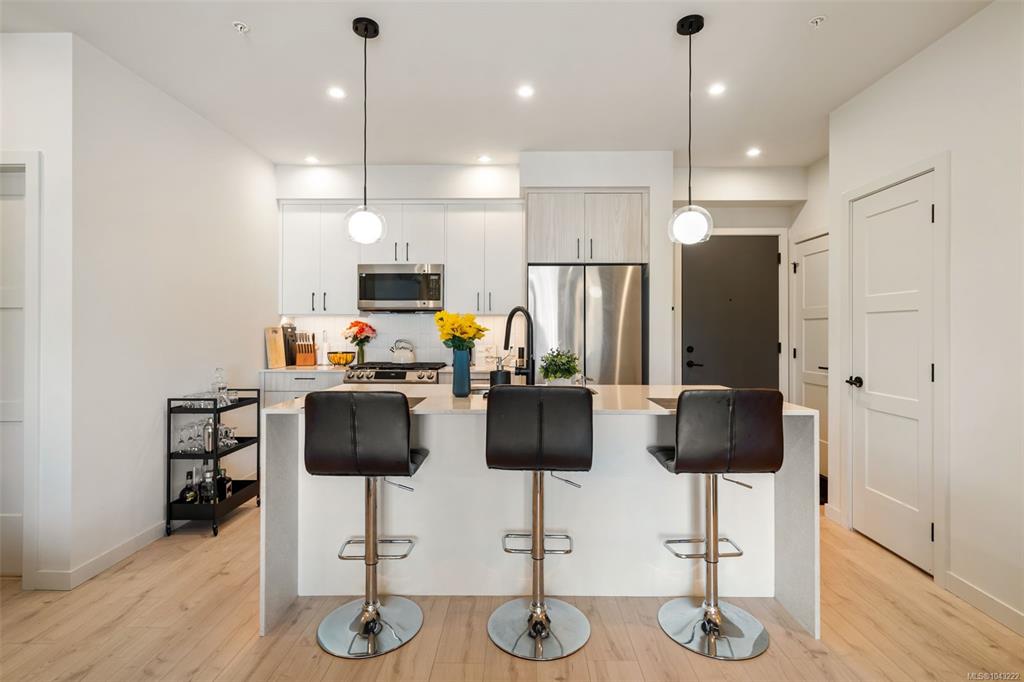 Third View of 947 Whirlaway Cres, Triple Crown, Langford, BC, V9B 6Z9