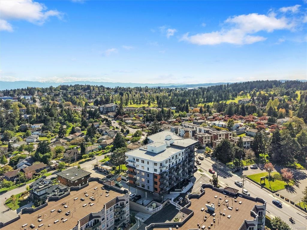 Fourth View of 1075 Tillicum Rd, Central Block, Esquimalt, BC, V9A 2A4