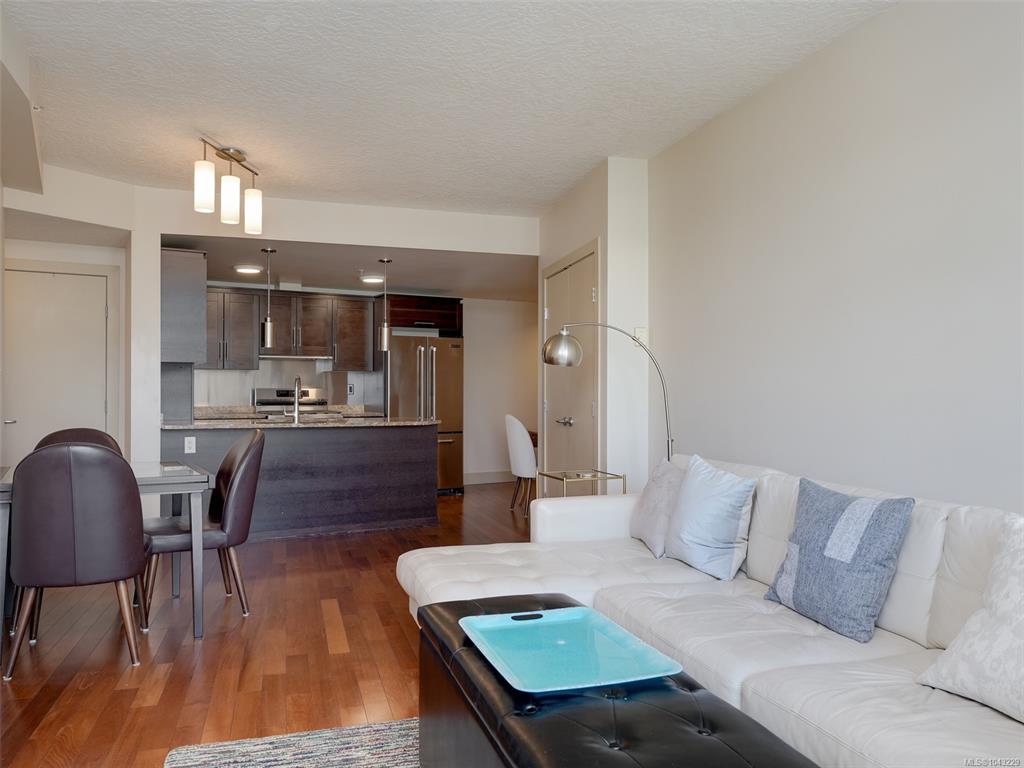 Fifth View of 737 Humboldt St, Aria, Victoria, BC, V8W 1B1