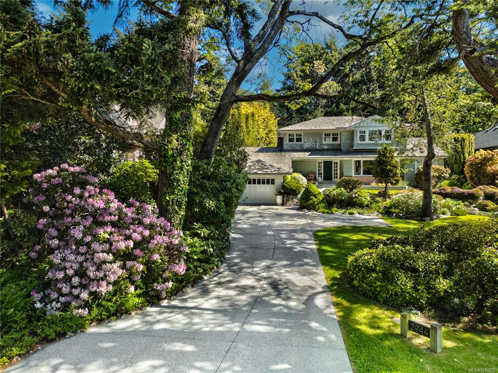 2944 Tudor Ave, 1043235, BC,