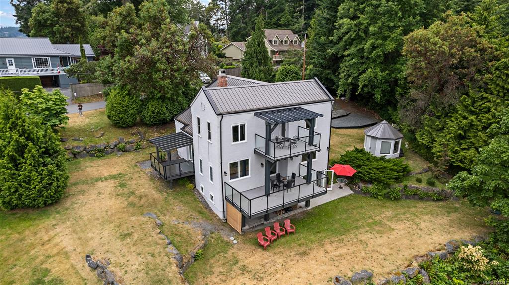 Third View of 5025 Genoa Bay Rd, Duncan, BC, V9L 5Y6