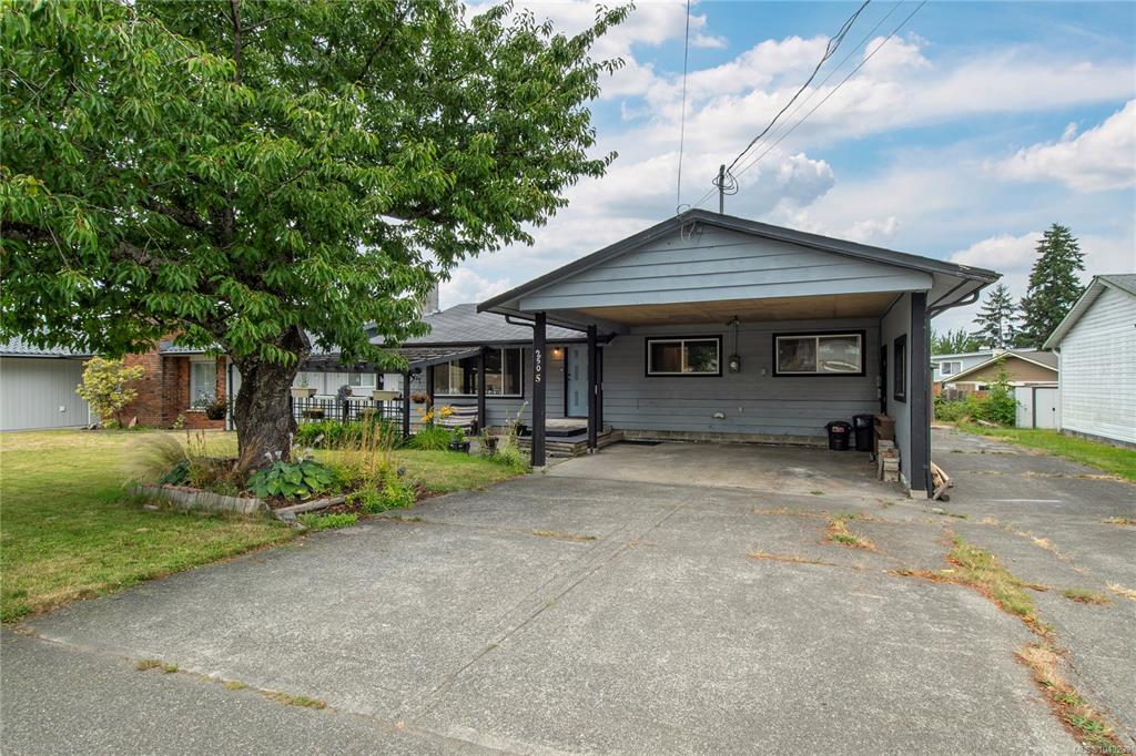 Third View of 2505 Alder St S, Campbell River, BC, V9W 5T3