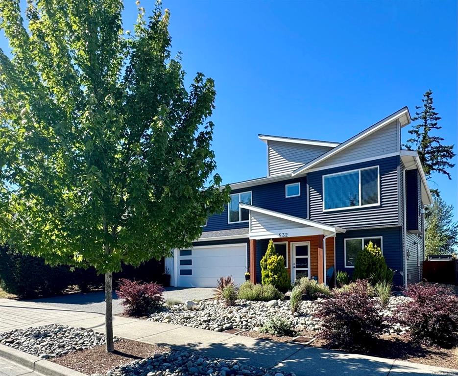 Third View of 532 Lori Pl, Nanaimo, BC, V9R 0H8