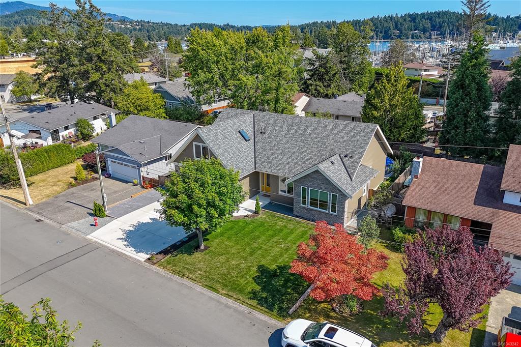 Third View of 2104 Colinwood Rd, Sidney, BC, V8L 4H5