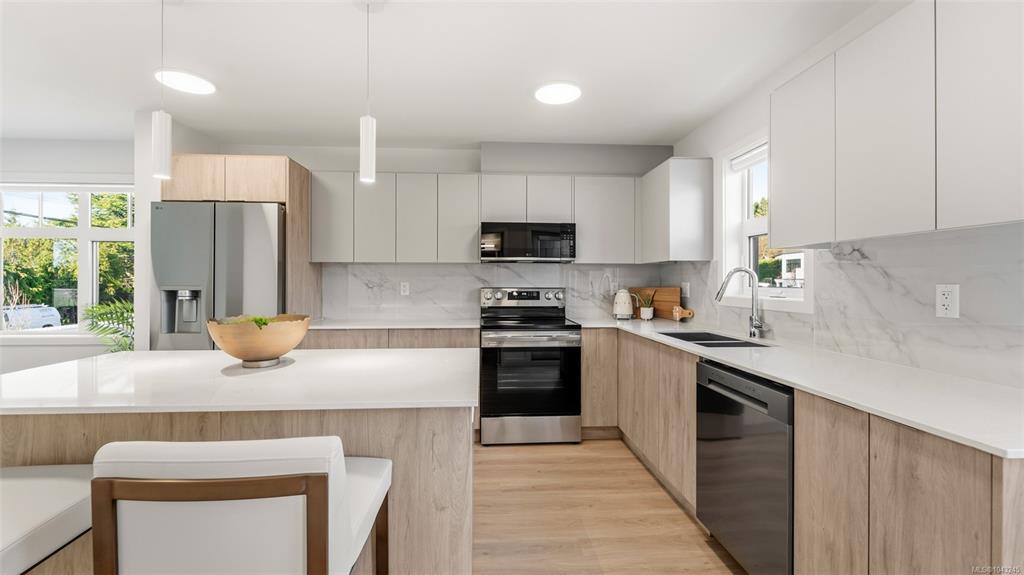 Fifth View of 4201 Tyndall Ave, Marlowe, Saanich, BC, V8N 0C4