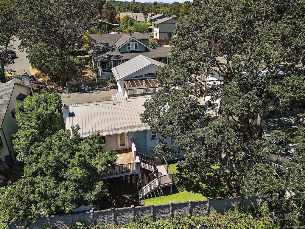 1224 Mariposa Ave, 1043246, BC,