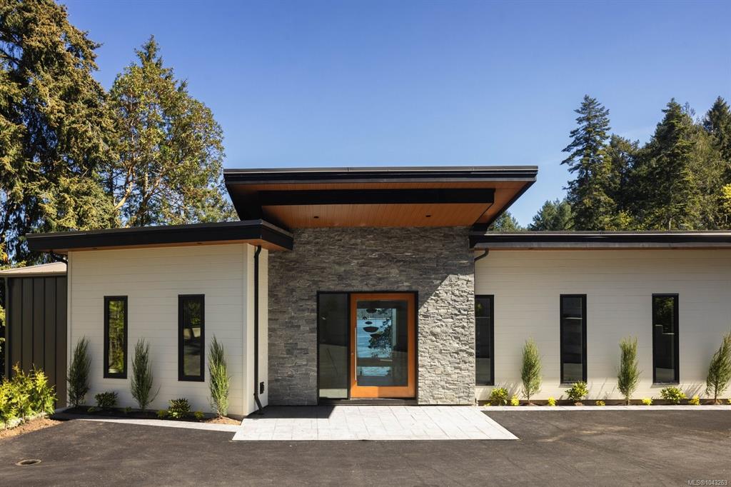 Fourth View of 1677 Lands End Rd, North Saanich, BC, V8L 5L5