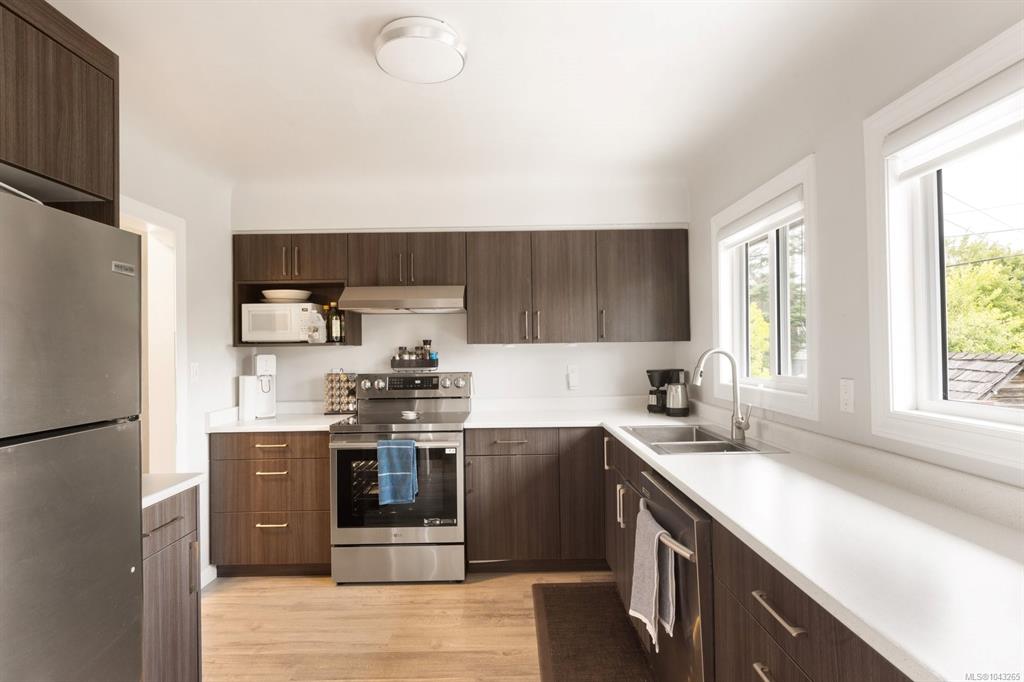 Fifth View of 2935 Oriole St, Saanich, BC, V8R 2W9