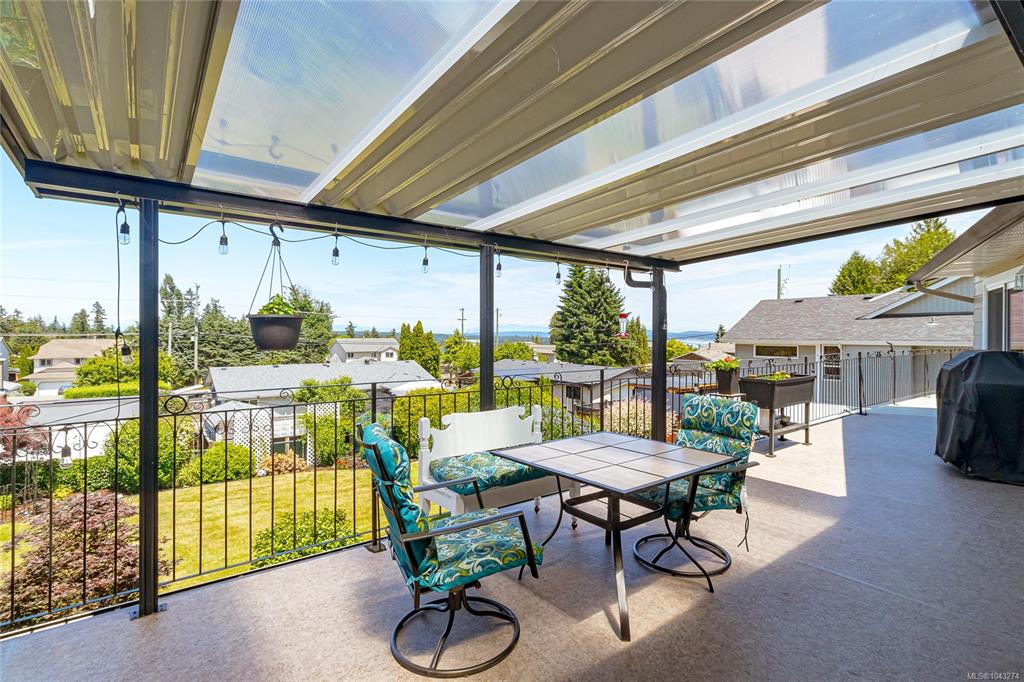Fourth View of 587 Hillcrest Ave, Ladysmith, BC, V9G 1W1