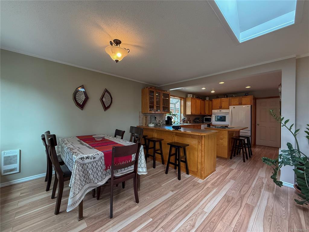 Third View of 634 Holm Rd, Campbell River, BC, V9W 1W4