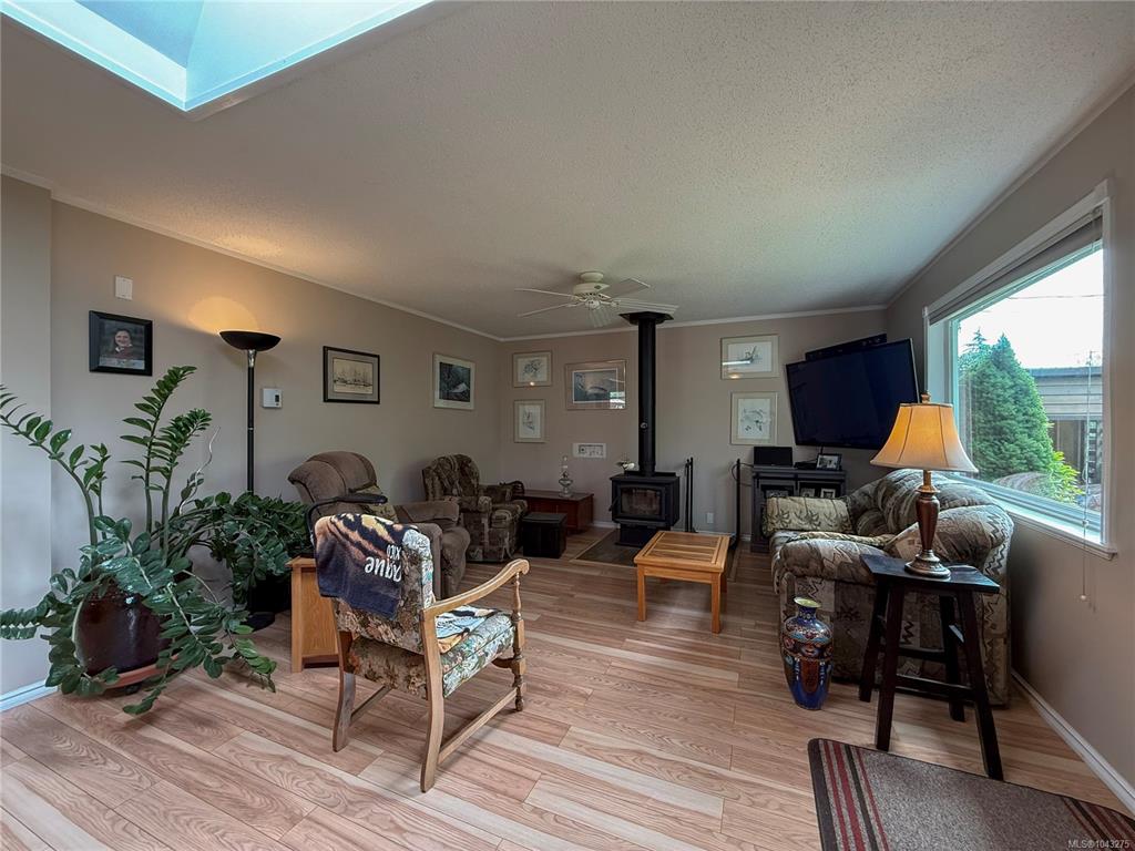 Fourth View of 634 Holm Rd, Campbell River, BC, V9W 1W4