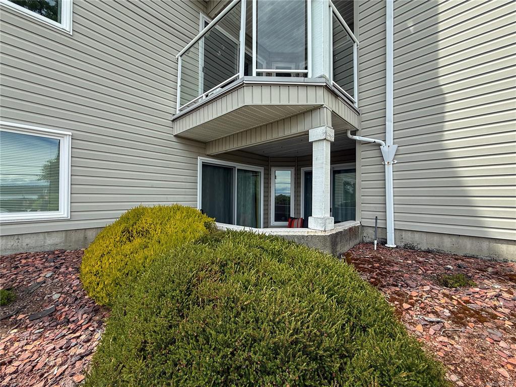 Third View of 650 Island Hwy S, Campbell River, BC, V9W 1A6