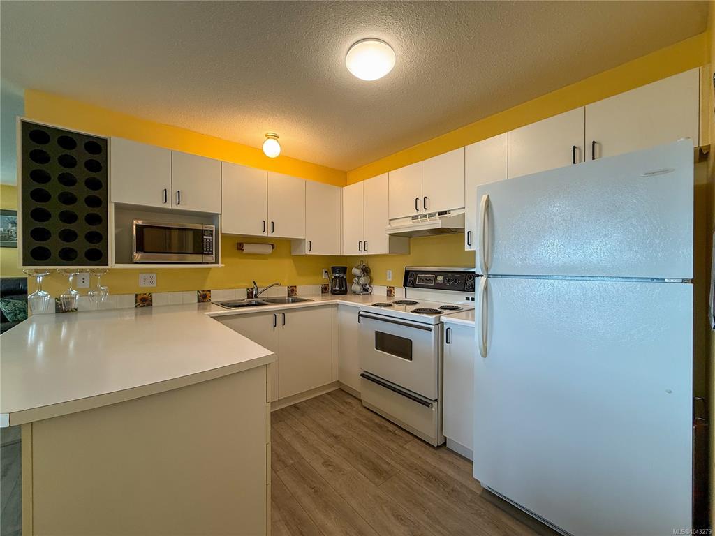 Fifth View of 650 Island Hwy S, Campbell River, BC, V9W 1A6