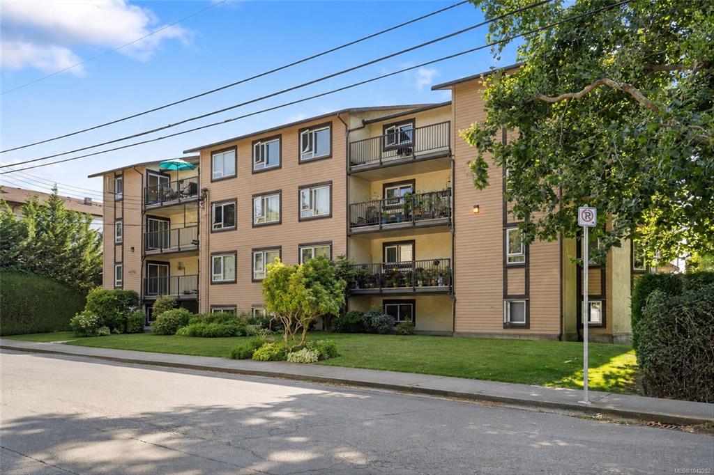 Second View of 3258 Alder St, Alder Manor, Saanich, BC, V8X 1P2