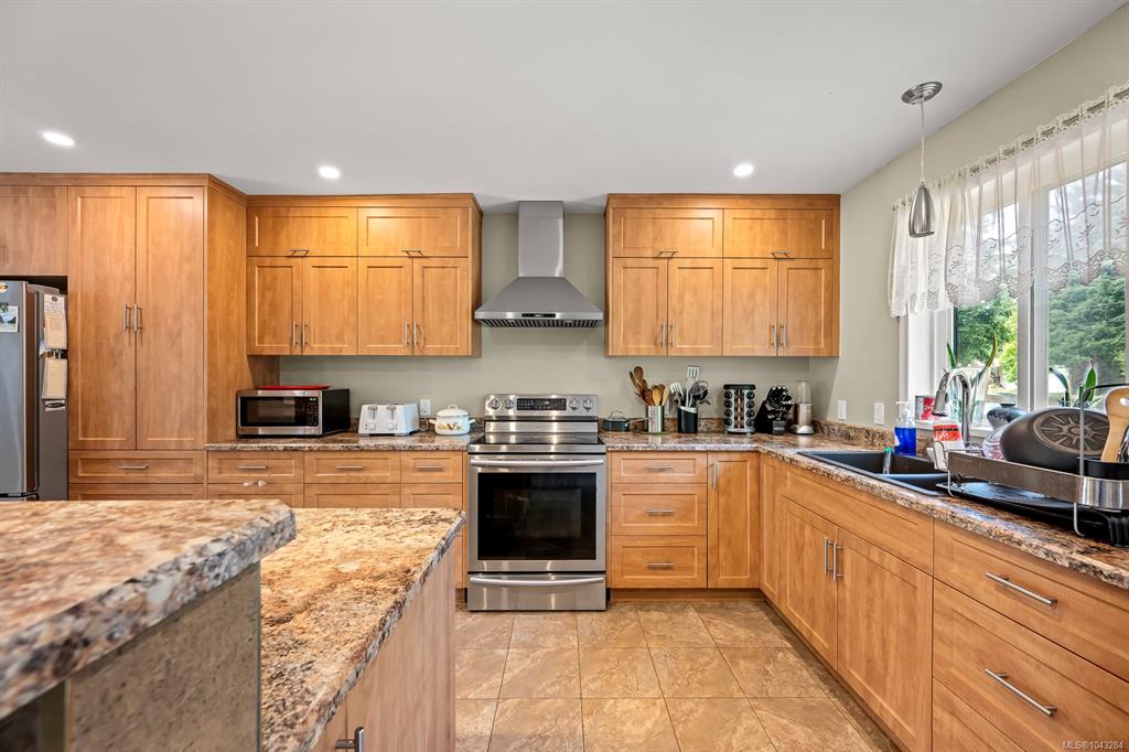 Fifth View of 2110 Murrelet Dr, Comox, BC, V9M 3P5