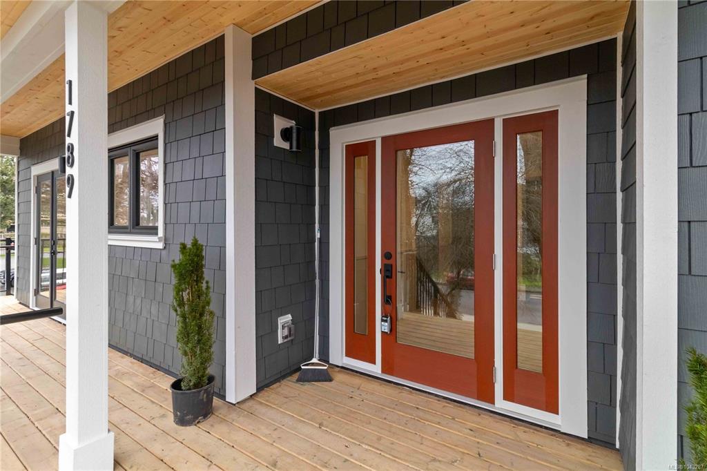 Third View of 1789 Emerson St, 1789 Emerson, Victoria, BC, V8R 2C2