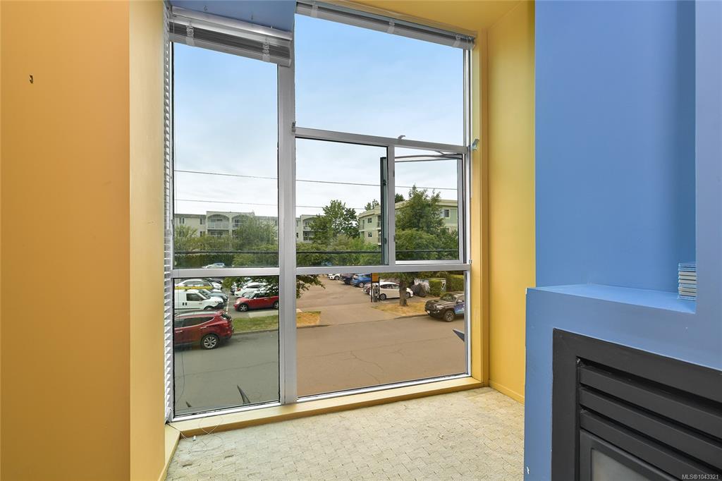 Third View of 1061 Fort St, Mosaic, Victoria, BC, V8V 5A1
