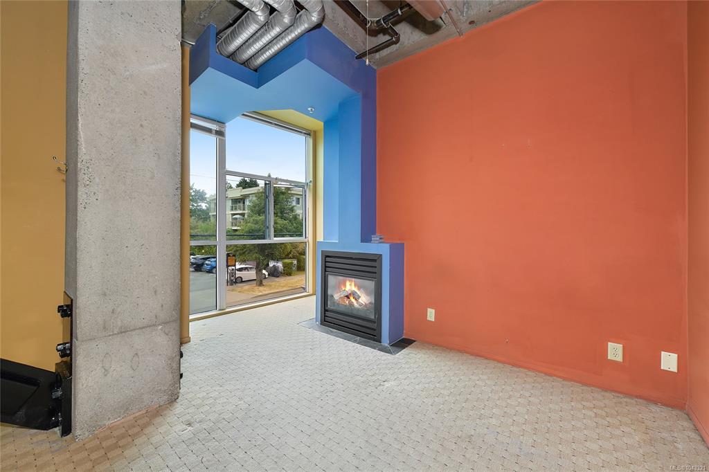 Fourth View of 1061 Fort St, Mosaic, Victoria, BC, V8V 5A1