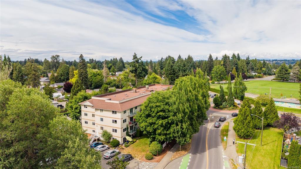 Third View of 1355 Cumberland Rd, Craigmark Place, Courtenay, BC, V9N 2G1