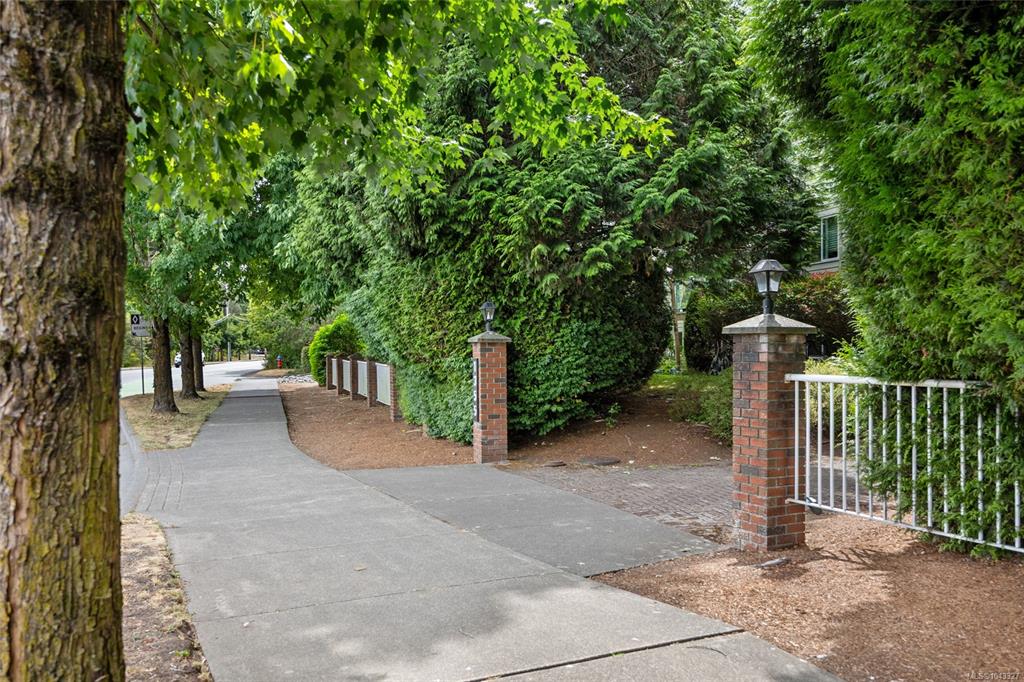 Fourth View of 1355 Cumberland Rd, Craigmark Place, Courtenay, BC, V9N 2G1