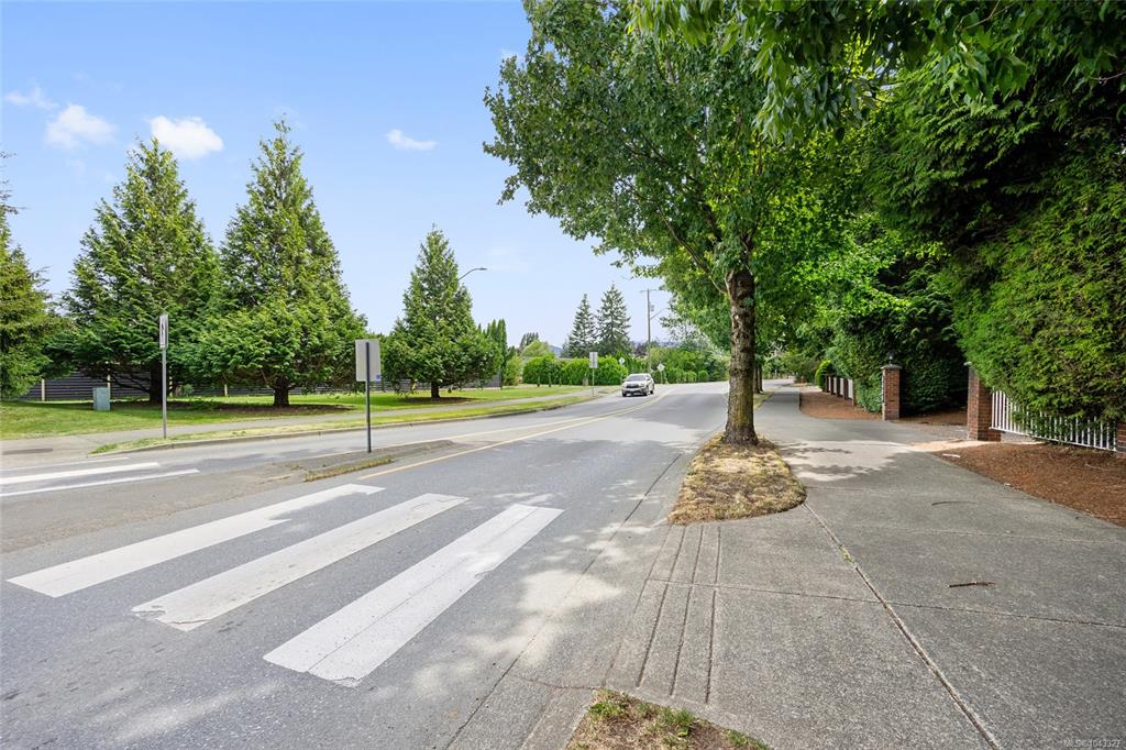 Fifth View of 1355 Cumberland Rd, Craigmark Place, Courtenay, BC, V9N 2G1