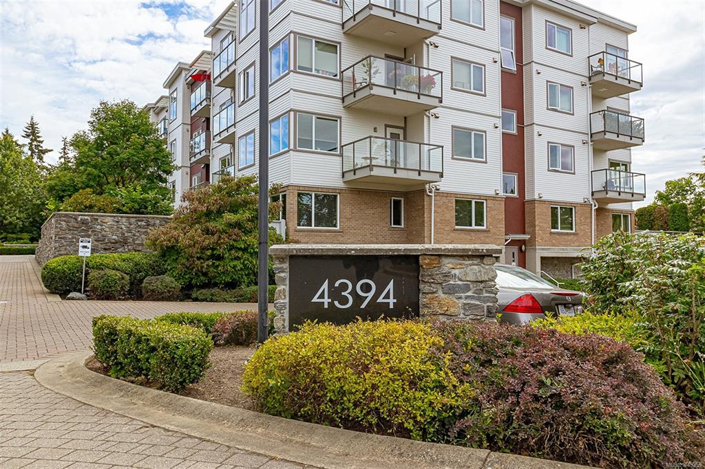Fifth View of 4394 West Saanich Rd, Saanich, BC, V8Z 3E9