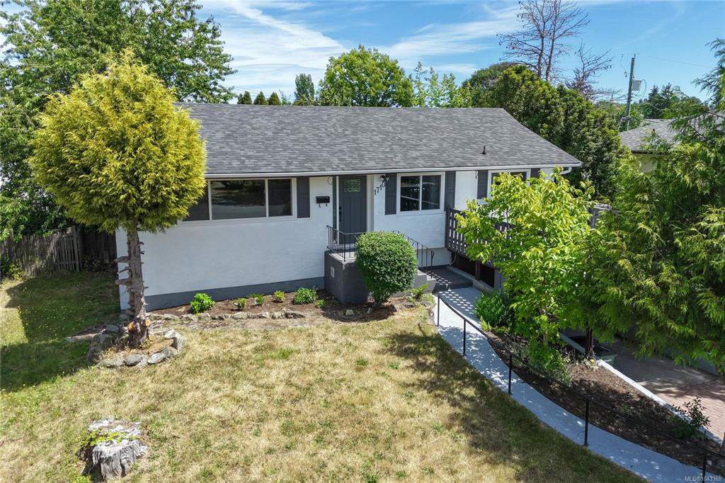Second View of 1710 Sprucewood Pl, Saanich, BC, V8N 1H3