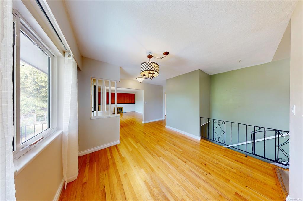 Fifth View of 1710 Sprucewood Pl, Saanich, BC, V8N 1H3