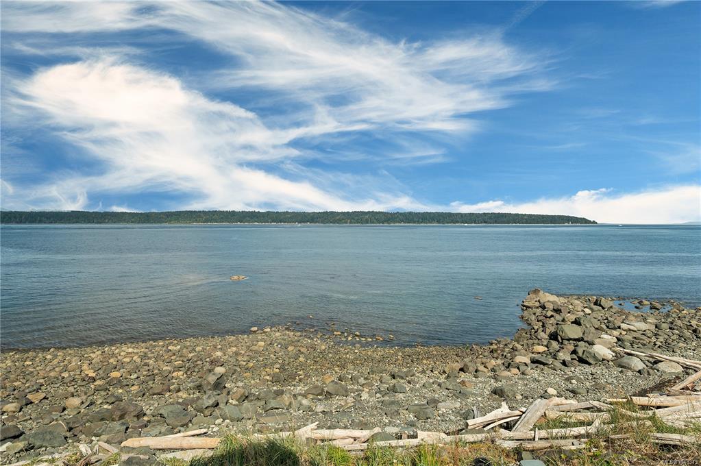 Third View of 87 Island Hwy S, Seaside Estates, Campbell River, BC, V9W 1A2