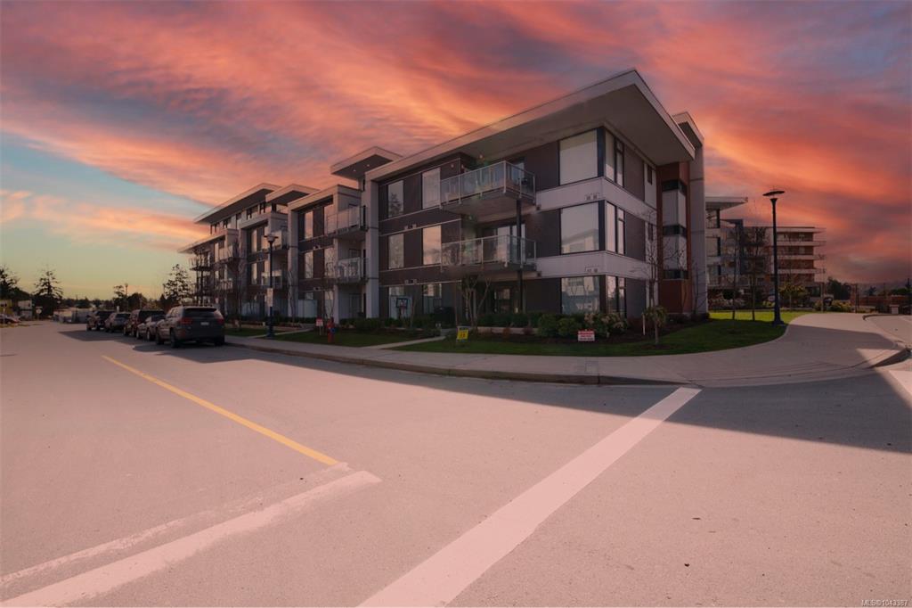 950 Whirlaway Cres, 1043387, BC,