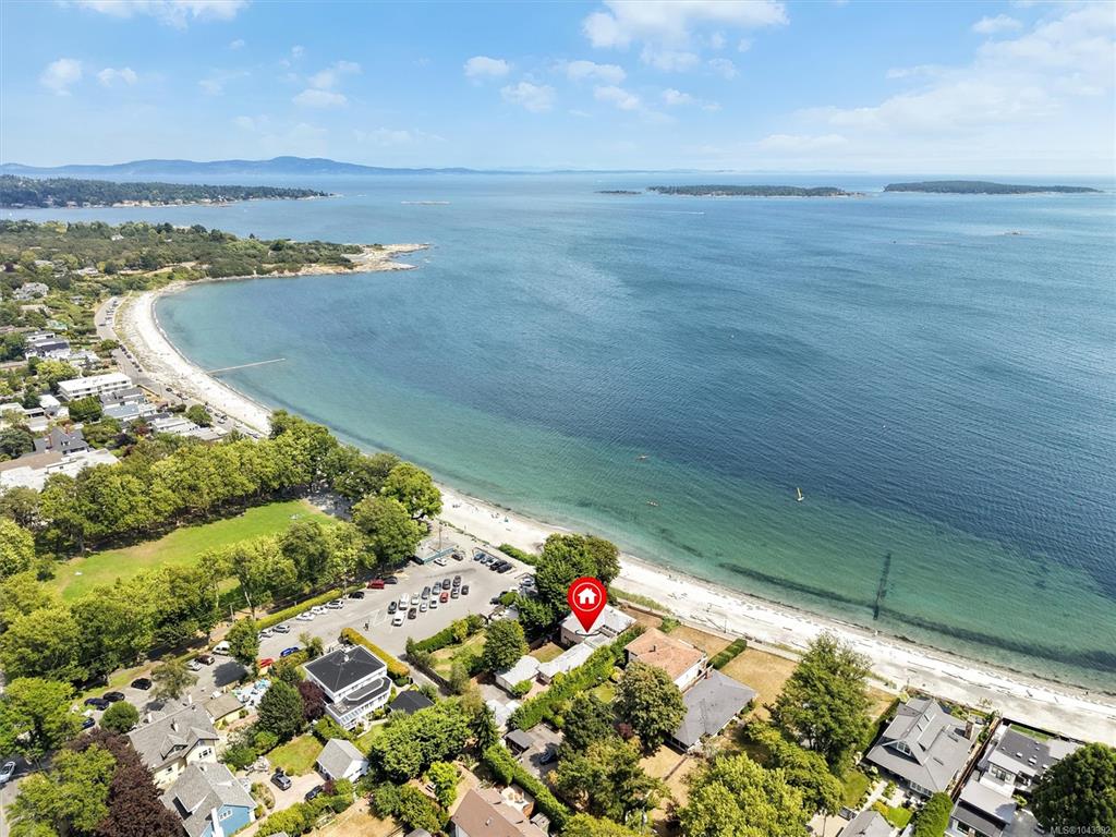 Third View of 2168 Esplanade, Oak Bay, BC, V8R 2W1