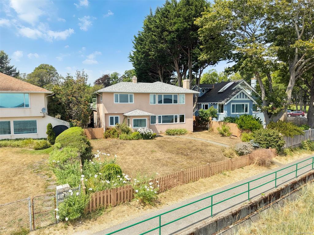 Fifth View of 2168 Esplanade, Oak Bay, BC, V8R 2W1