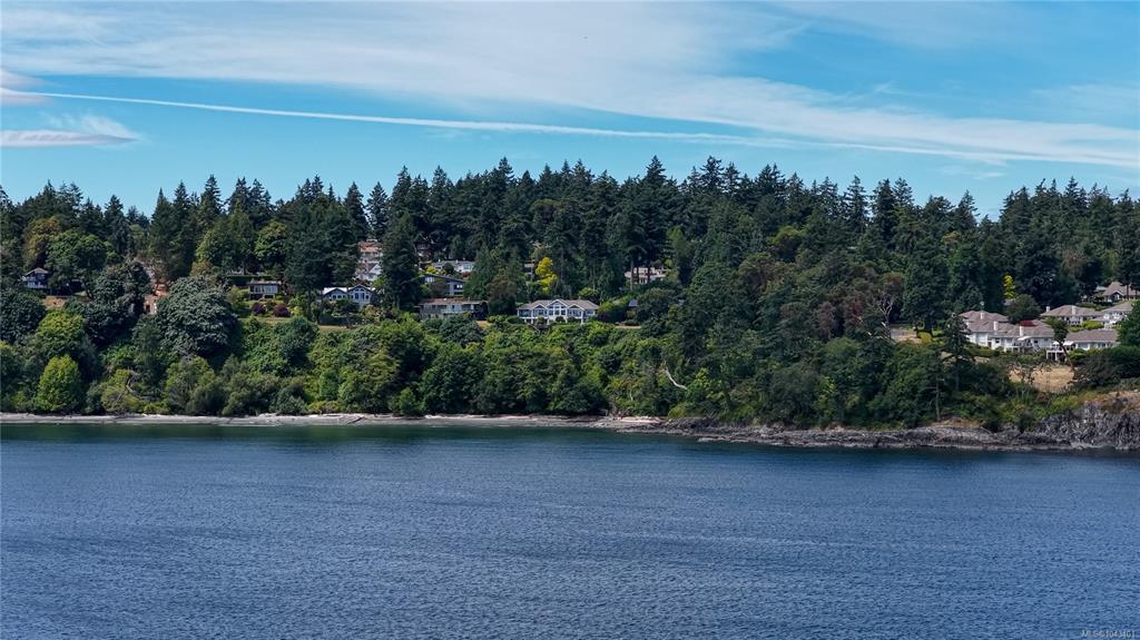 Second View of 2226 Arbutus Rd, Saanich, BC, V8N 1V3