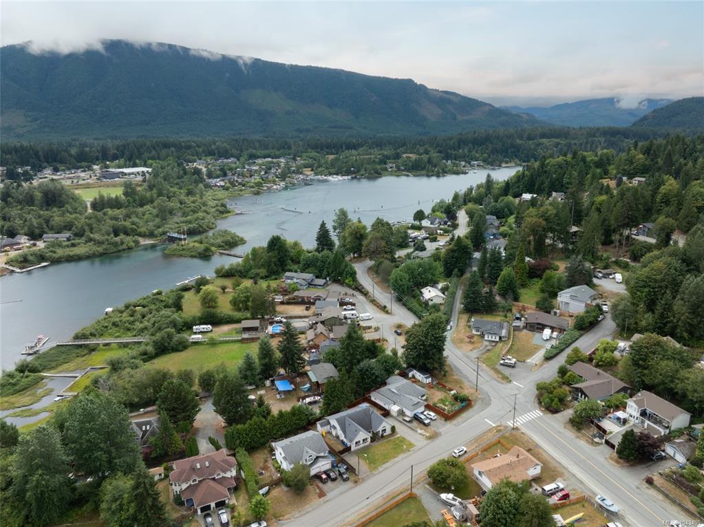 Fourth View of 108 River Rd, Lake Cowichan, BC, V0R 2G0