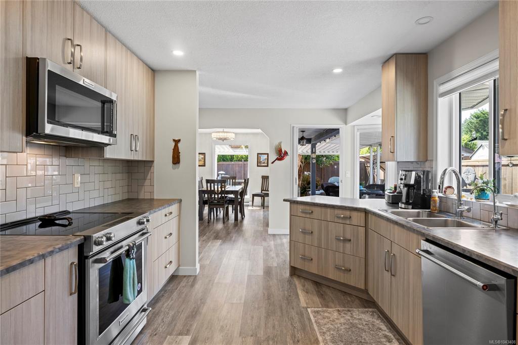 Fifth View of 1332 Chesterton Pl, Sandpiper, French Creek, BC, V9P 1W9