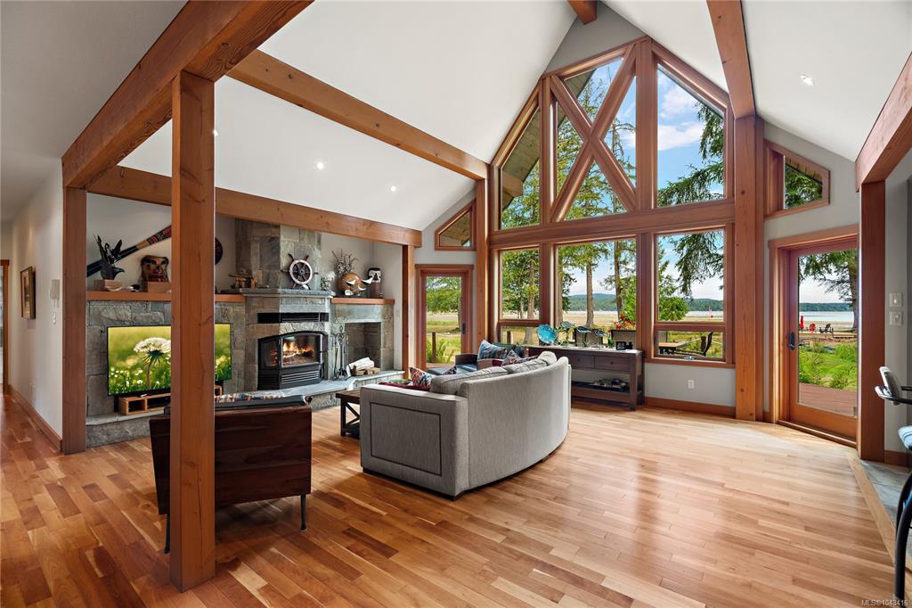 Fifth View of 7928 White Duck Rd, Fanny Bay, BC, V0R 1W0