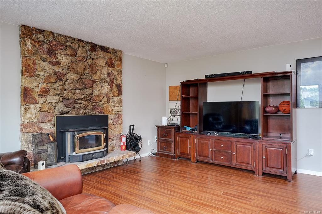 Fifth View of 1521 San Juan Ave, Saanich, BC, V8N 2L4