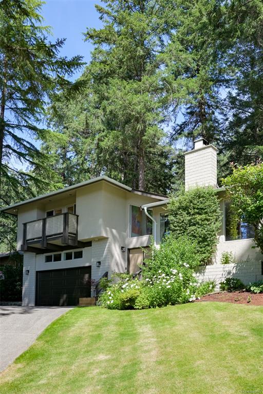 Third View of 978 Fir Tree Glen, Saanich, BC, V8X 5B7