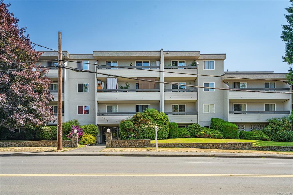 3235 Quadra St, 1043432, BC,