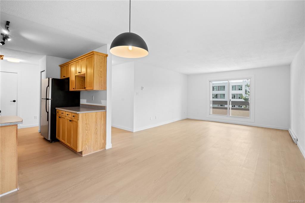 Fourth View of 3235 Quadra St, Saanich, BC, V8X 1G4
