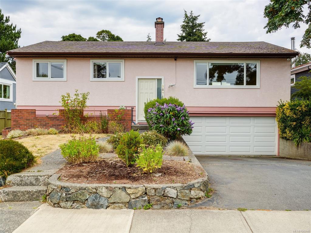 3871 Carey Rd, 1043440, BC,