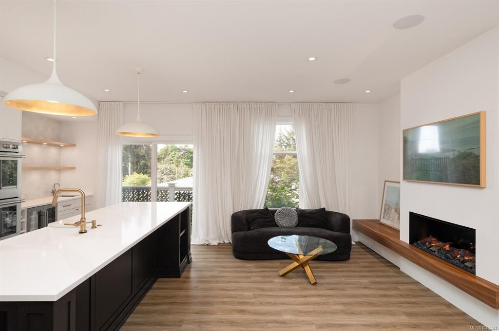Fifth View of 4583 Wilkinson Rd, Wilkinson Ridge, Saanich, BC, V8Z 5C3