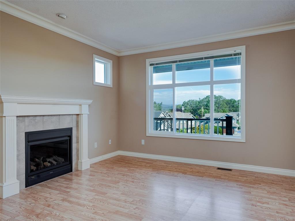 Fourth View of 809 Rogers Way, Saanich, BC, V8X 5L1