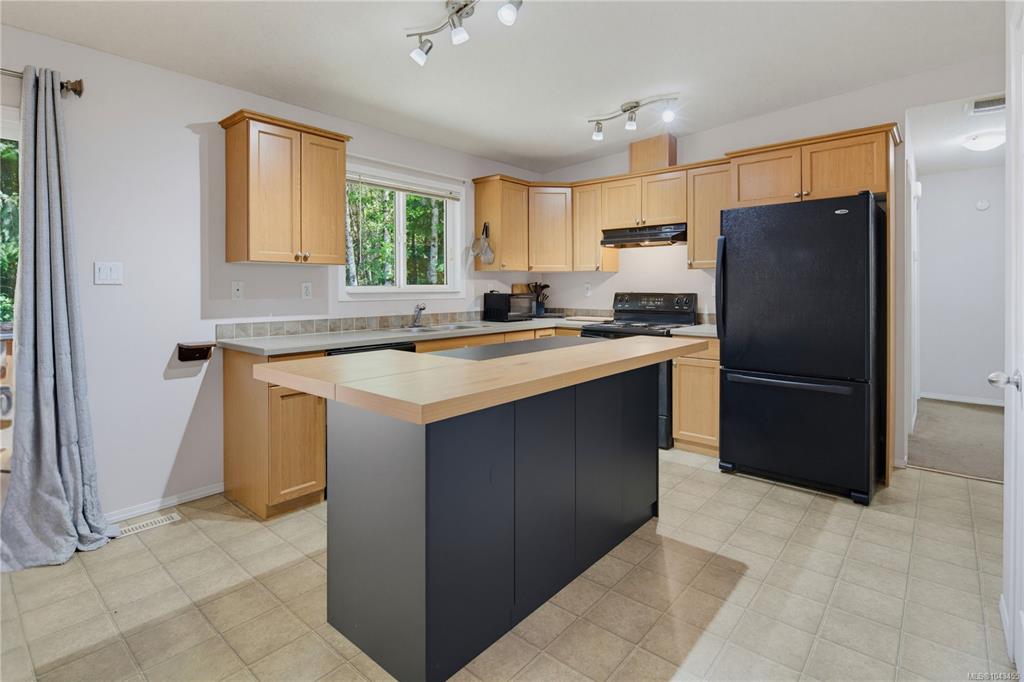Third View of 1048 Fitzgerald Rd, Shawnigan Station, Shawnigan Lake, BC, V8H 2H8