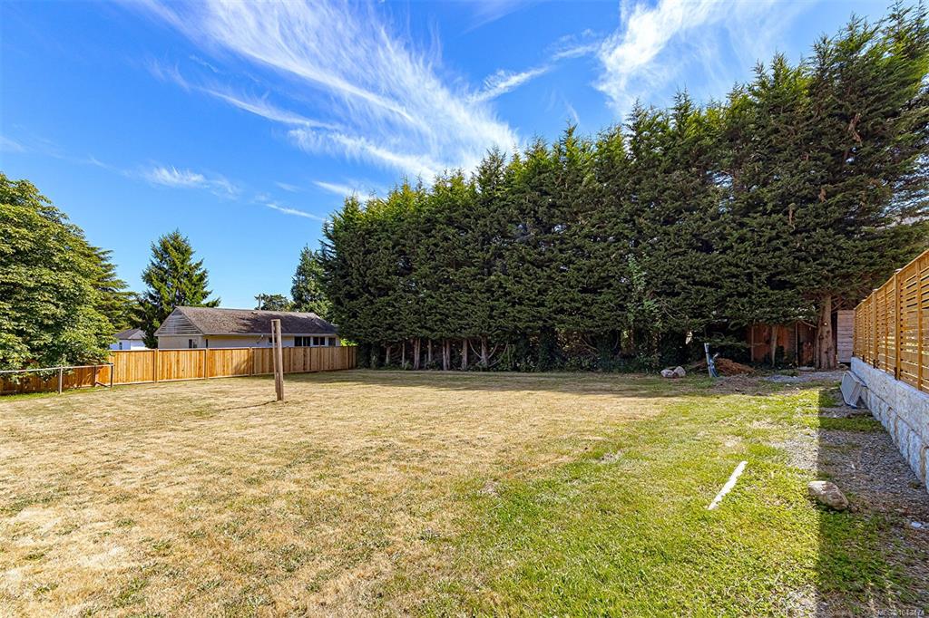 Fifth View of 3141 Balfour Ave, Victoria, BC, V9A 1R9